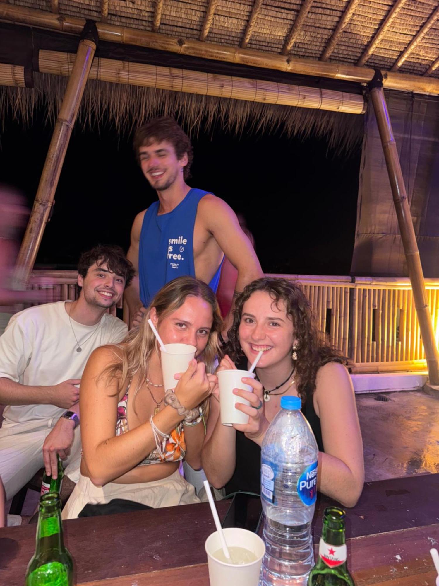 Canggu Central Hostel エクステリア 写真