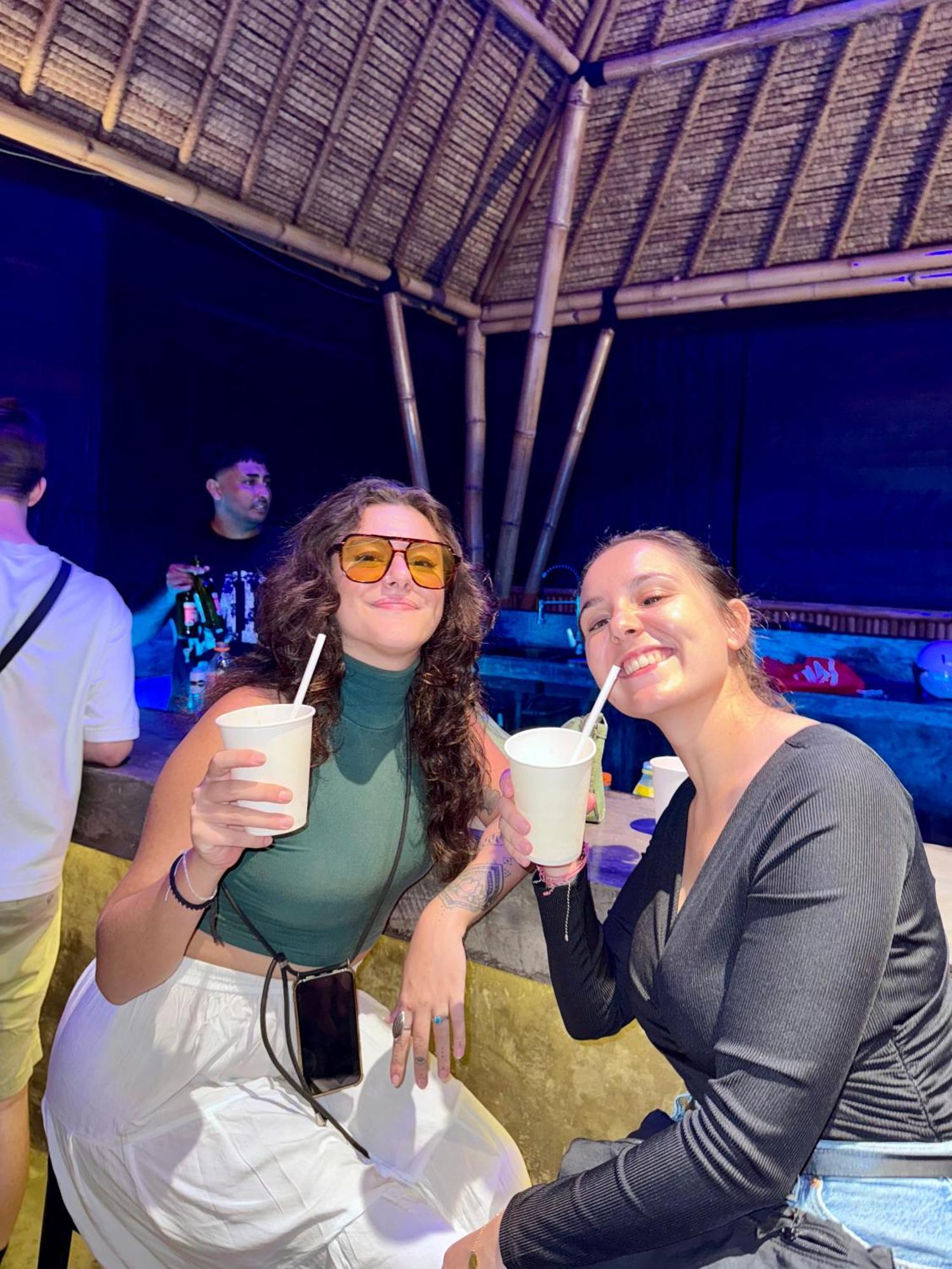 Canggu Central Hostel エクステリア 写真