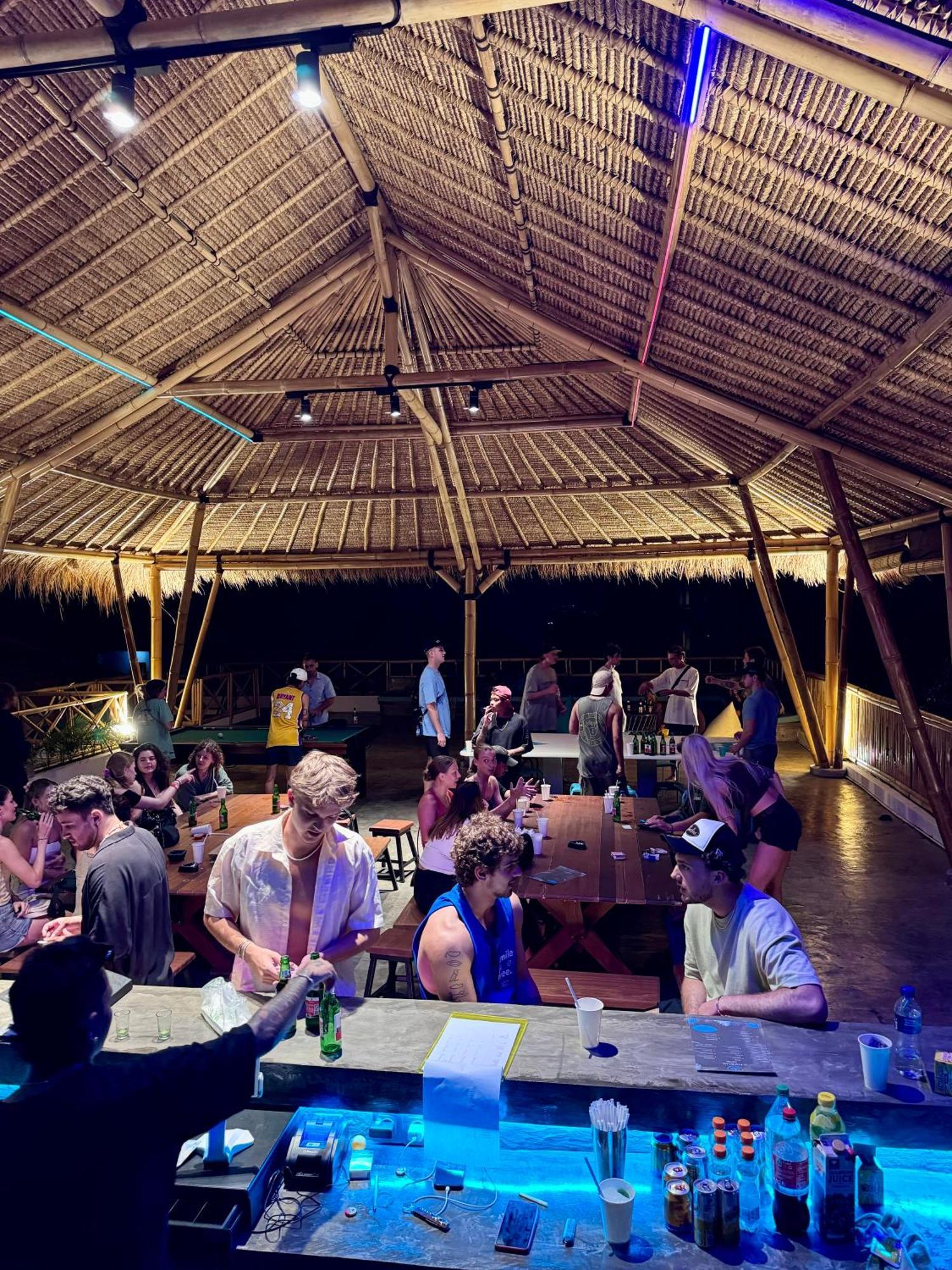 Canggu Central Hostel エクステリア 写真