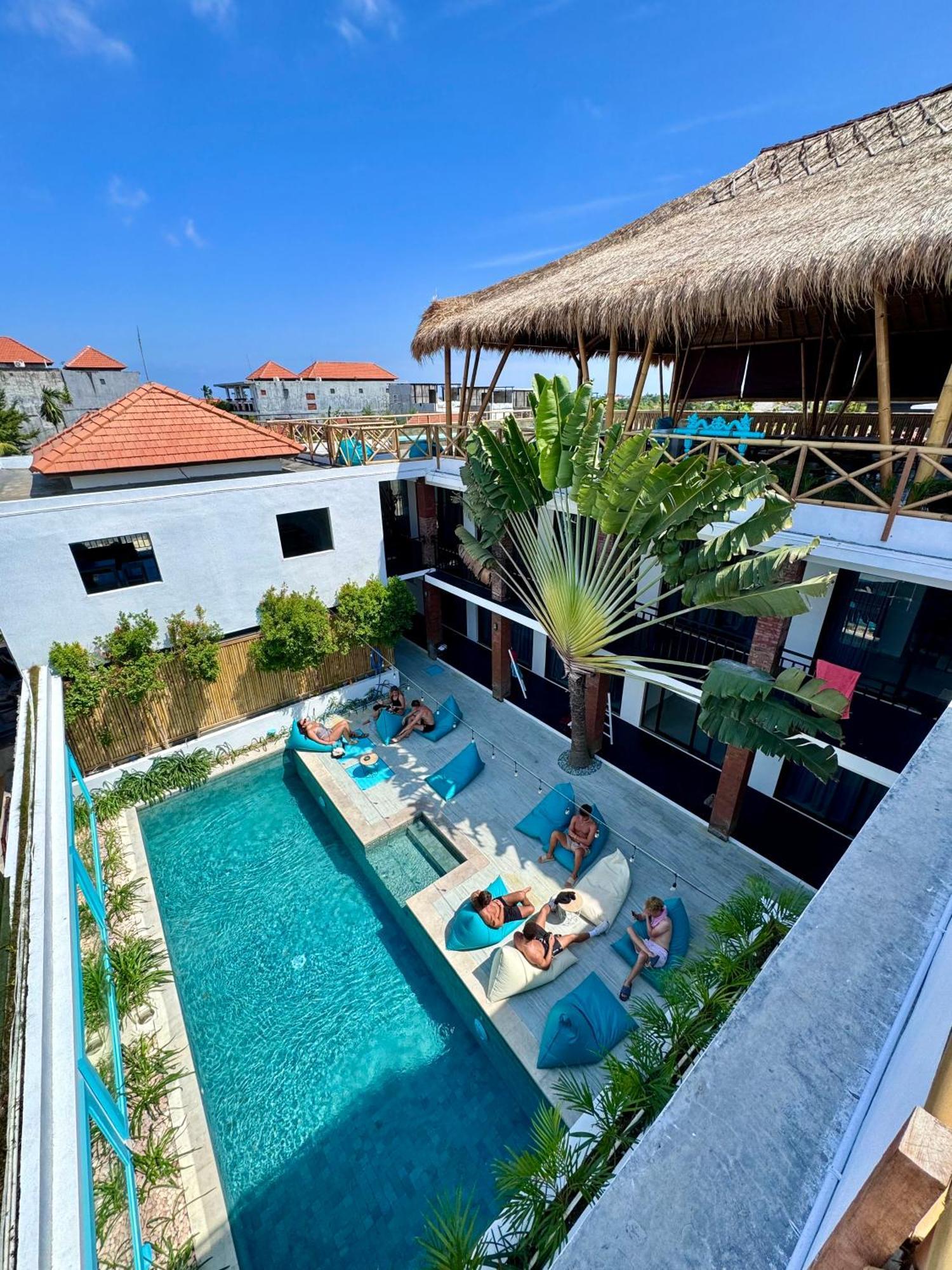 Canggu Central Hostel エクステリア 写真