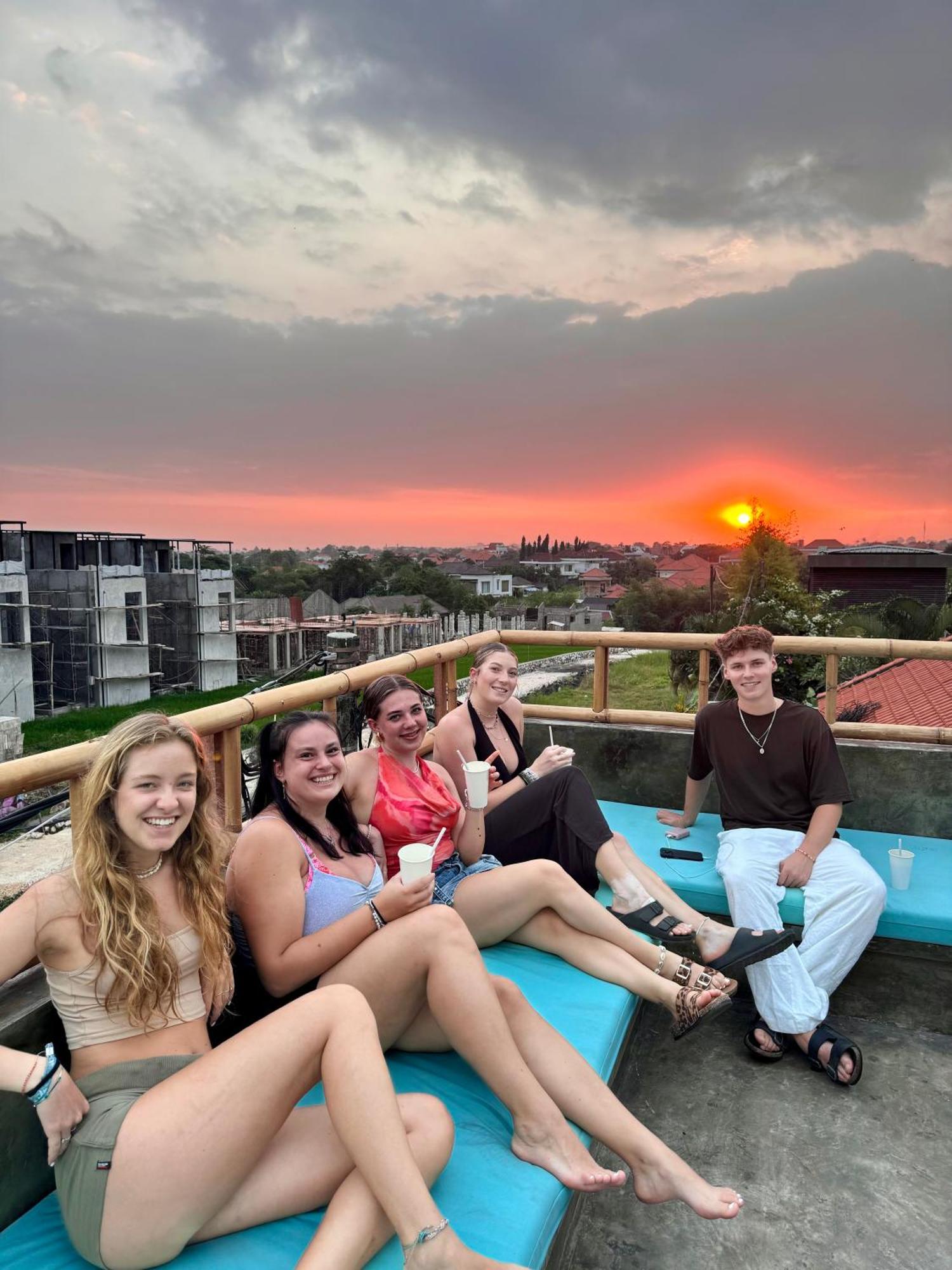 Canggu Central Hostel エクステリア 写真
