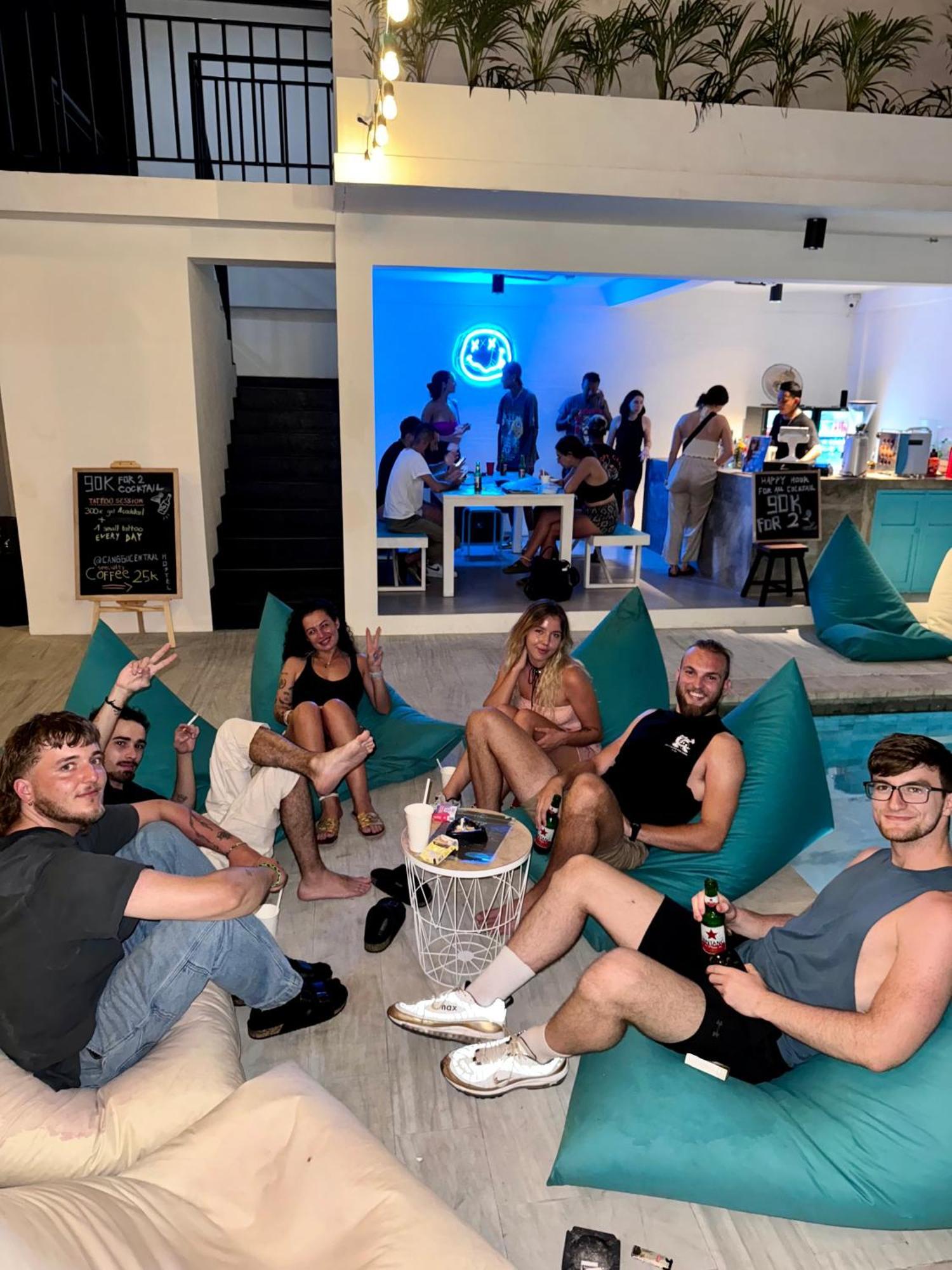 Canggu Central Hostel エクステリア 写真