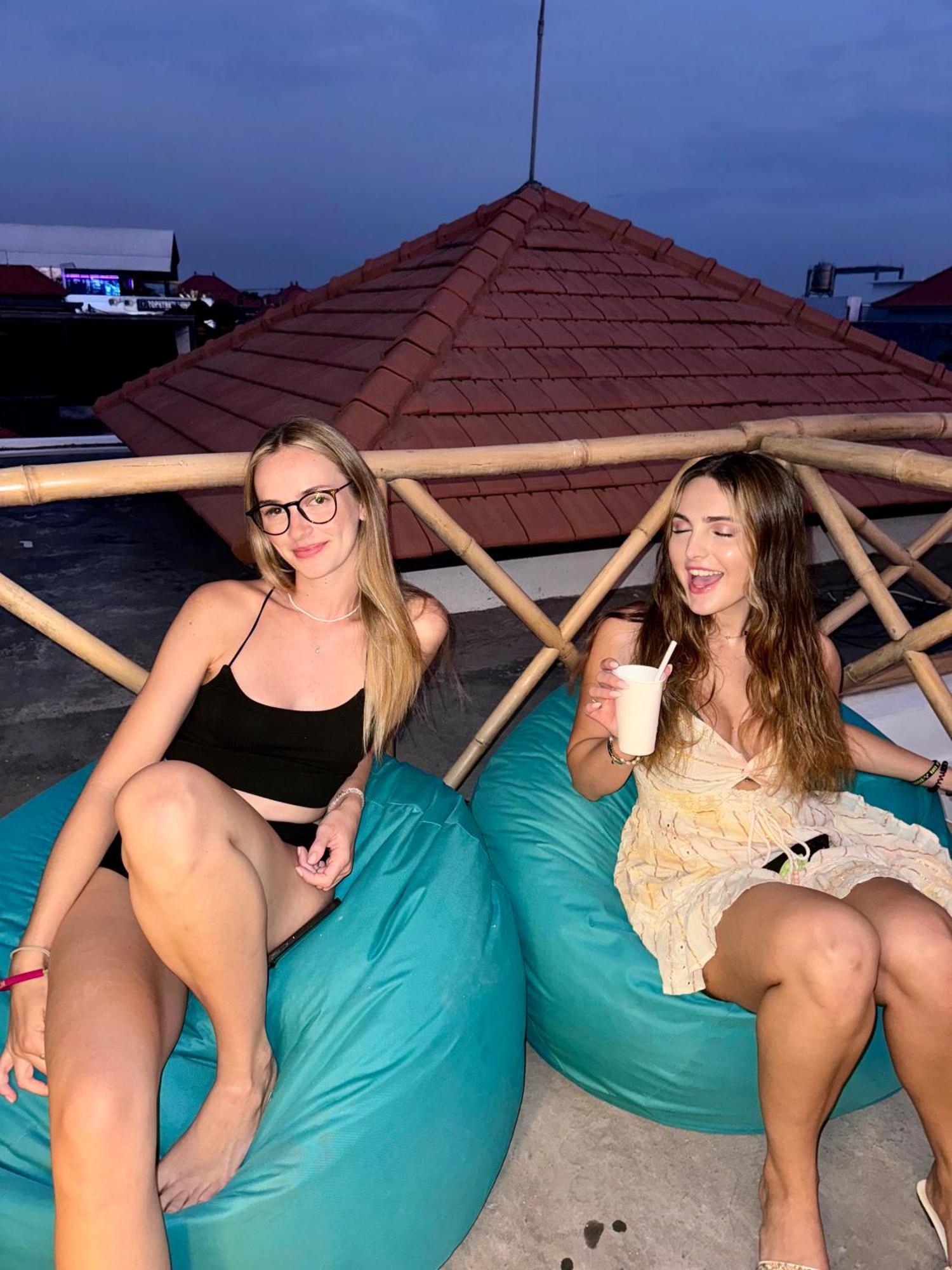 Canggu Central Hostel エクステリア 写真