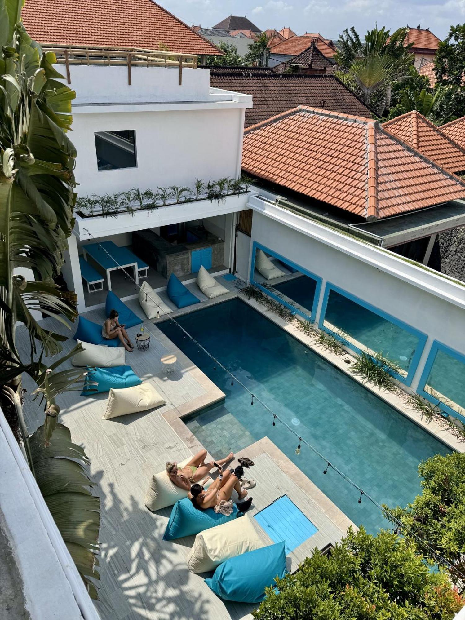 Canggu Central Hostel エクステリア 写真